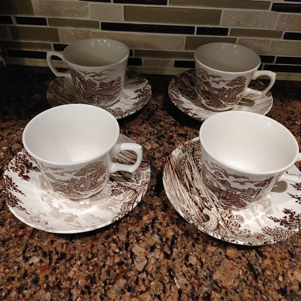 Ridgway Country Days 8 pcs Tea Cups and saucer.